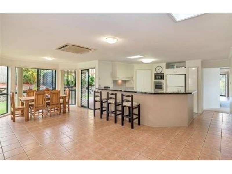 51 Gippsland Drive, Helensvale QLD 4212