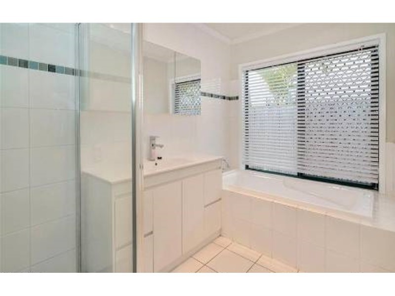 51 Gippsland Drive, Helensvale QLD 4212