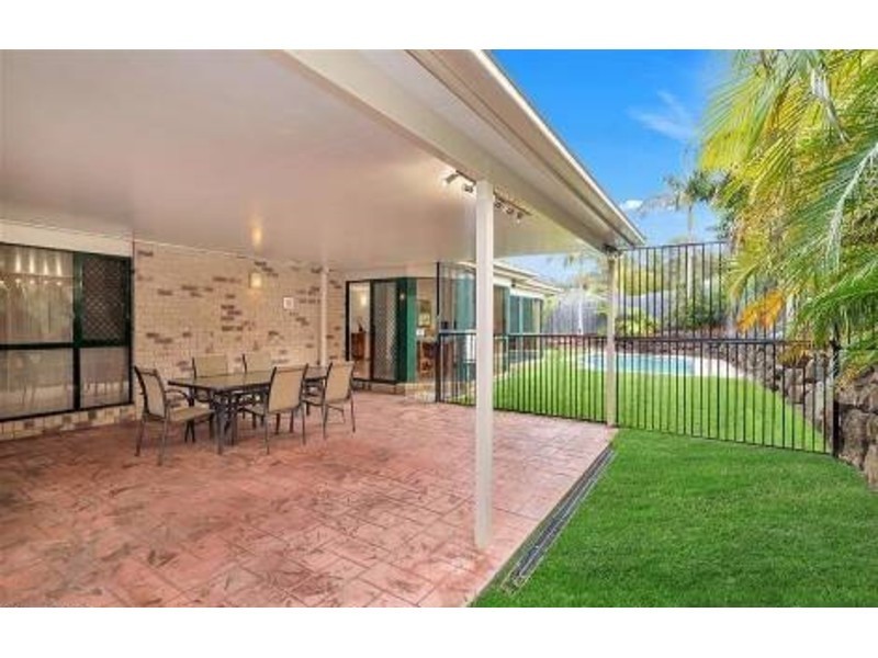 51 Gippsland Drive, Helensvale QLD 4212