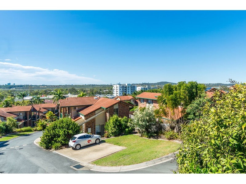 10/2 Doyalson Place, Helensvale QLD 4212