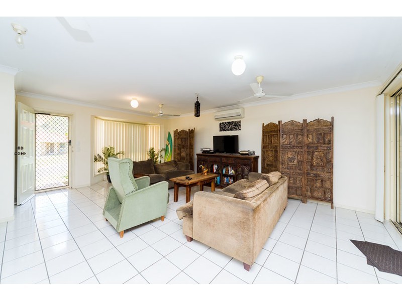 11 Malekula Rise, Pacific Pines QLD 4211