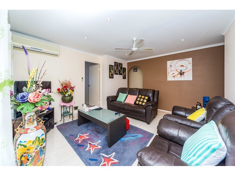 2/18 Artists Avenue, Oxenford QLD 4210