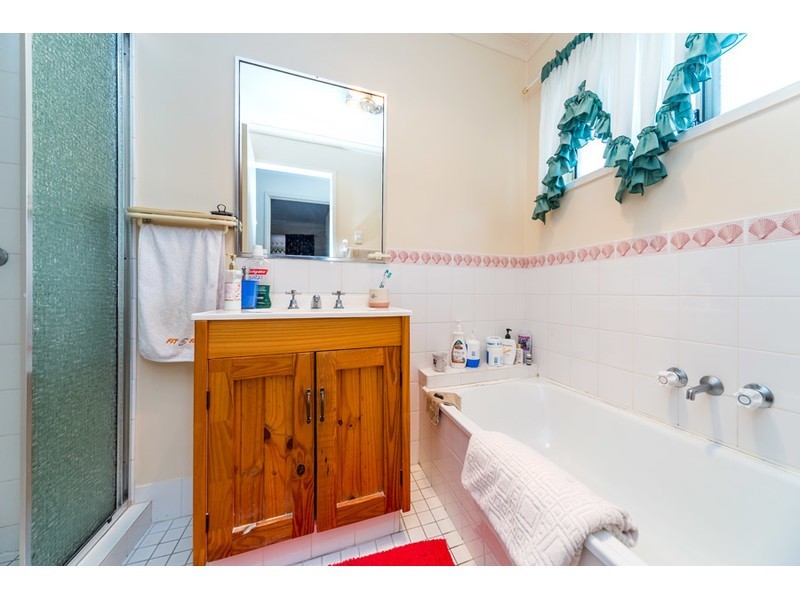 2/18 Artists Avenue, Oxenford QLD 4210