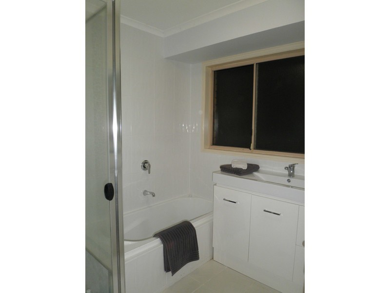 2 Samford Court, Helensvale QLD 4212