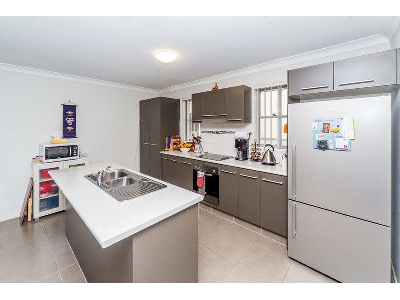 1 Caragh Crescent, Oxenford QLD 4210