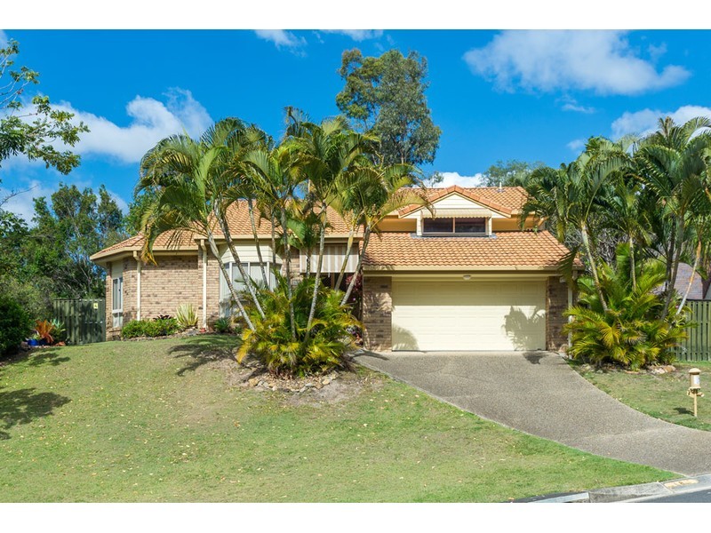 8 Bellona Court, Pacific Pines QLD 4211