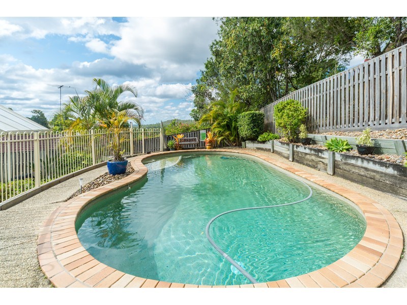 8 Bellona Court, Pacific Pines QLD 4211
