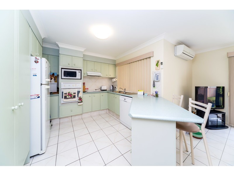 8 Bellona Court, Pacific Pines QLD 4211