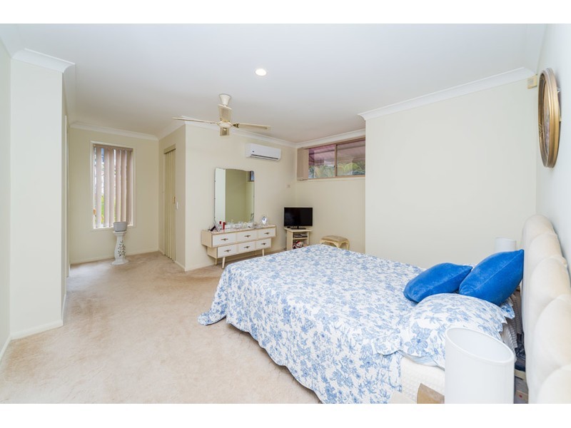 8 Bellona Court, Pacific Pines QLD 4211