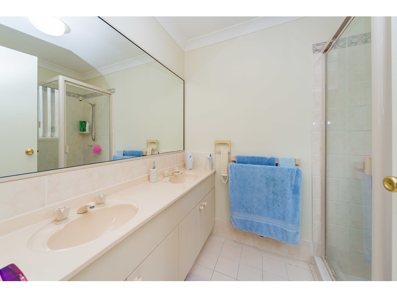 8 Bellona Court, Pacific Pines QLD 4211