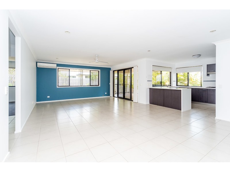 13 Silver Dawn Crescent, Oxenford QLD 4210