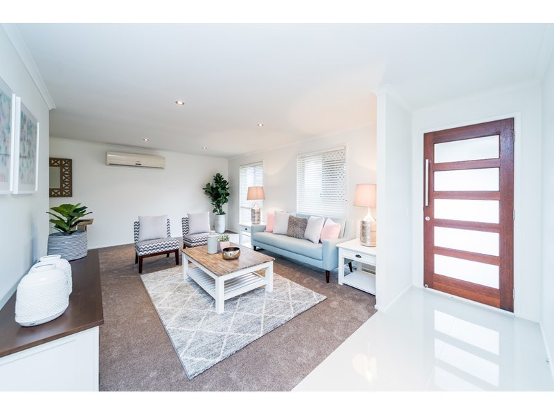 13 Adaminaby Drive, Helensvale QLD 4212