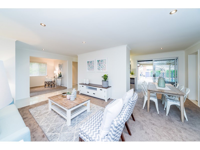 13 Adaminaby Drive, Helensvale QLD 4212