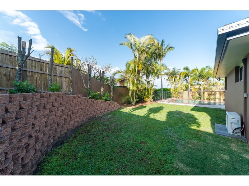 13 Adaminaby Drive, Helensvale QLD 4212