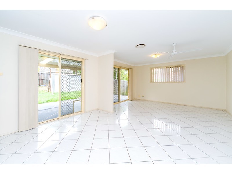 196 Universal Street, Oxenford QLD 4210