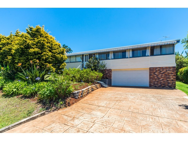 17 Paradise Drive, Tamborine Mountain QLD 4272