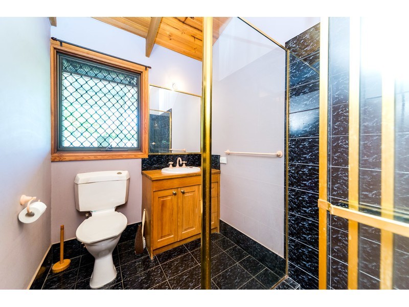 17 Paradise Drive, Tamborine Mountain QLD 4272