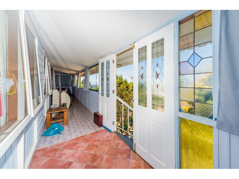 17 Paradise Drive, Tamborine Mountain QLD 4272