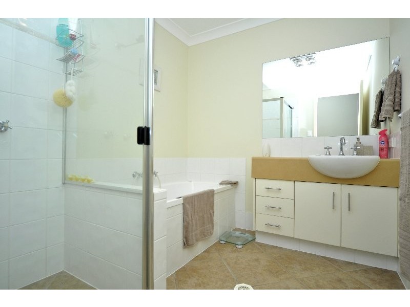 2/6 Lacy Lane, Upper Coomera QLD 4209