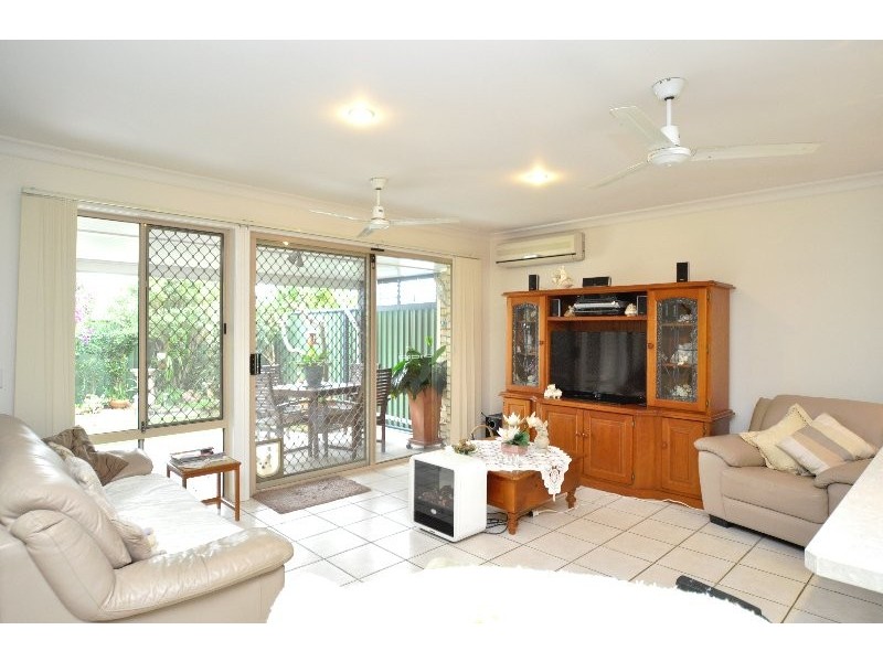 31/1 Archipelago Street, Pacific Pines QLD 4211