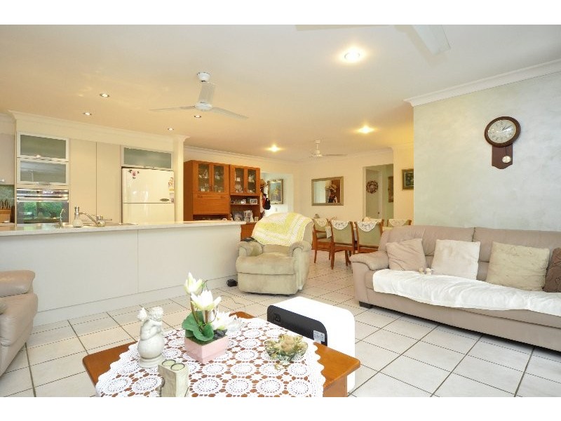 31/1 Archipelago Street, Pacific Pines QLD 4211