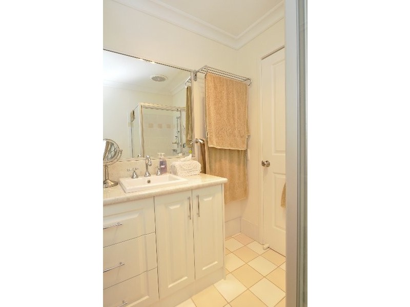 31/1 Archipelago Street, Pacific Pines QLD 4211