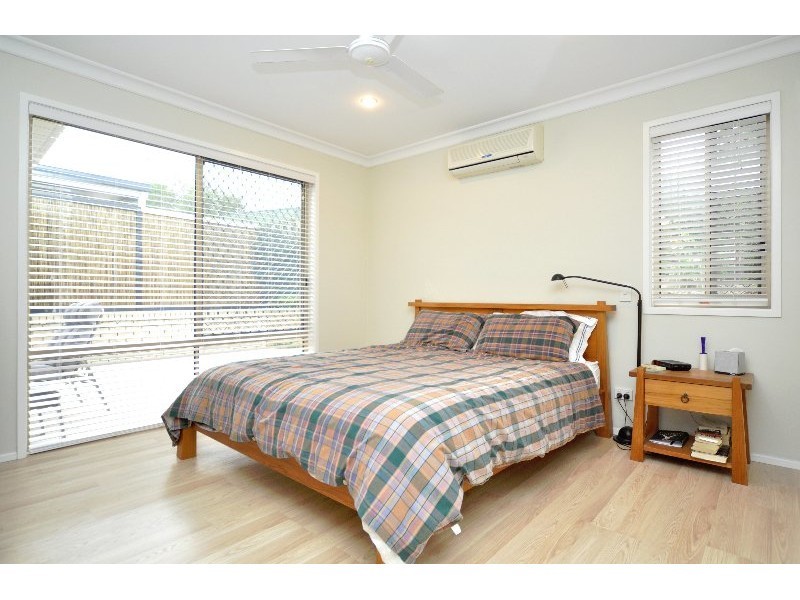 28/1 Archipelago Street, Pacific Pines QLD 4211