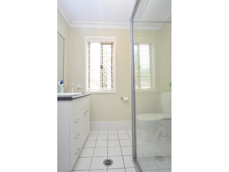 28/1 Archipelago Street, Pacific Pines QLD 4211