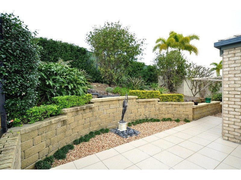 28/1 Archipelago Street, Pacific Pines QLD 4211