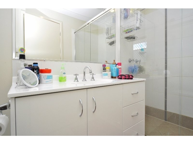 22 Stoneleigh Way, Holmview QLD 4207