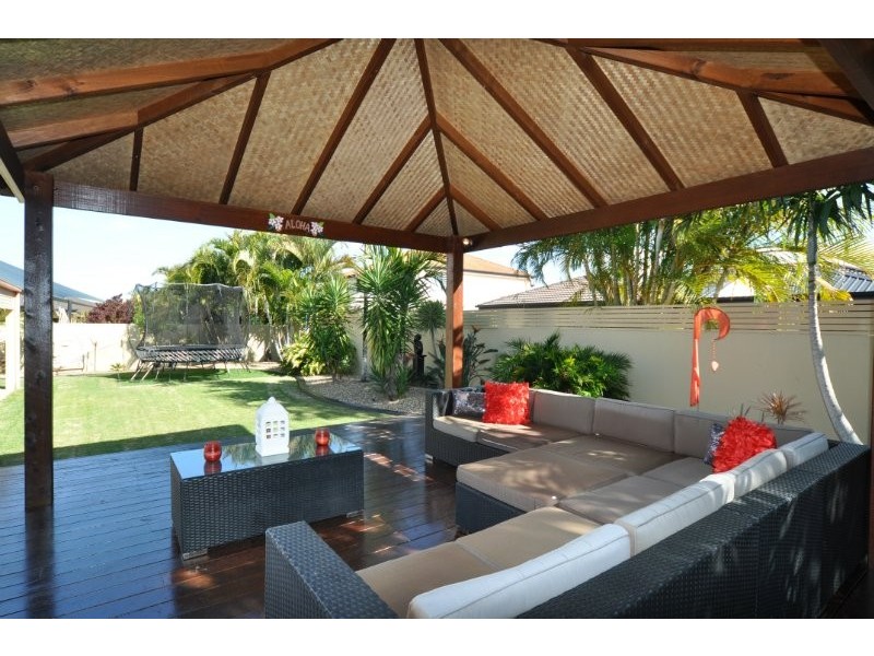 21 Calmwater Crescent, Helensvale QLD 4212