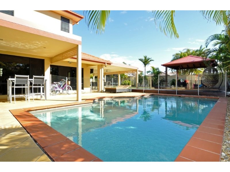 21 Calmwater Crescent, Helensvale QLD 4212