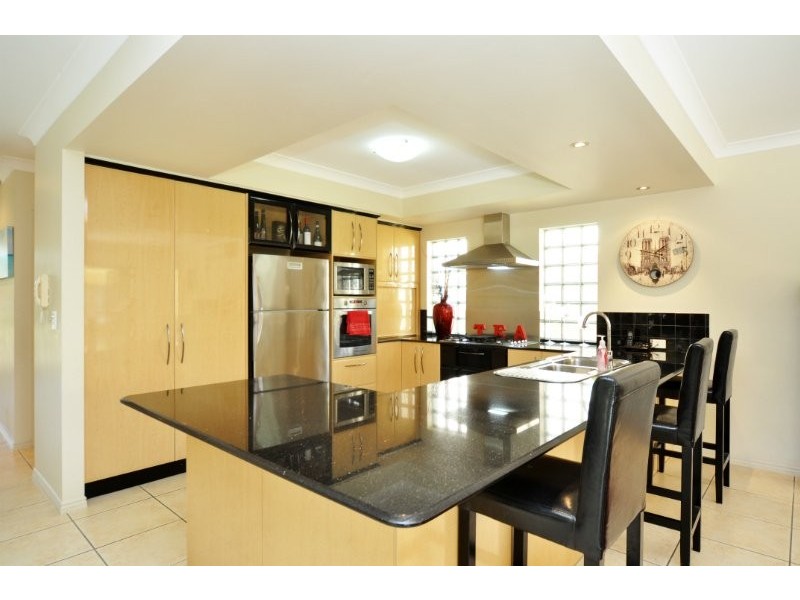 21 Calmwater Crescent, Helensvale QLD 4212