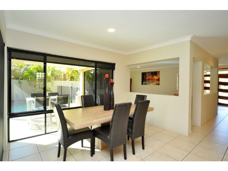 21 Calmwater Crescent, Helensvale QLD 4212