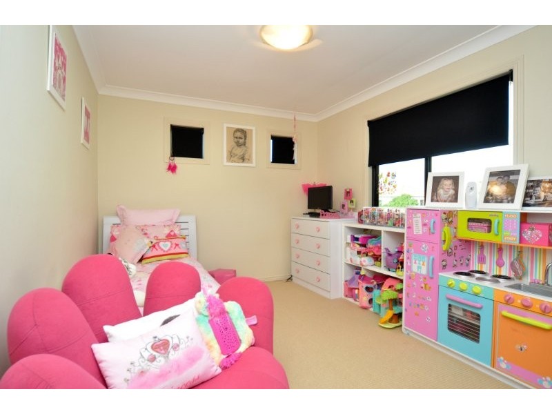 21 Calmwater Crescent, Helensvale QLD 4212