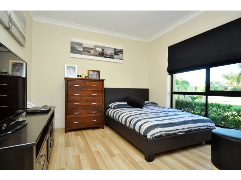 21 Calmwater Crescent, Helensvale QLD 4212