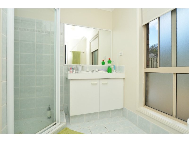 29 Enderbury Crescent, Pacific Pines QLD 4211