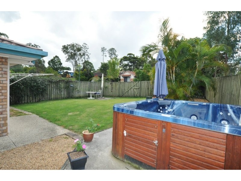 29 Enderbury Crescent, Pacific Pines QLD 4211