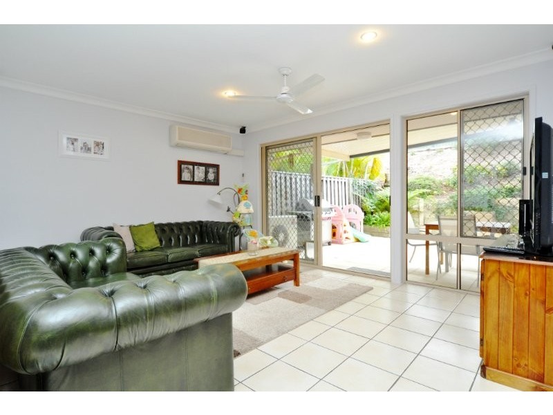 20/1 Archipelago Street, Pacific Pines QLD 4211