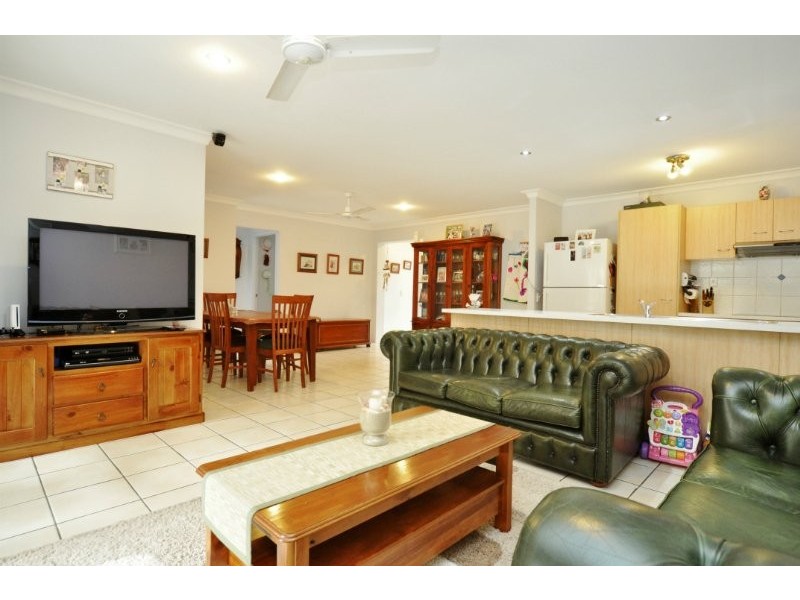 20/1 Archipelago Street, Pacific Pines QLD 4211