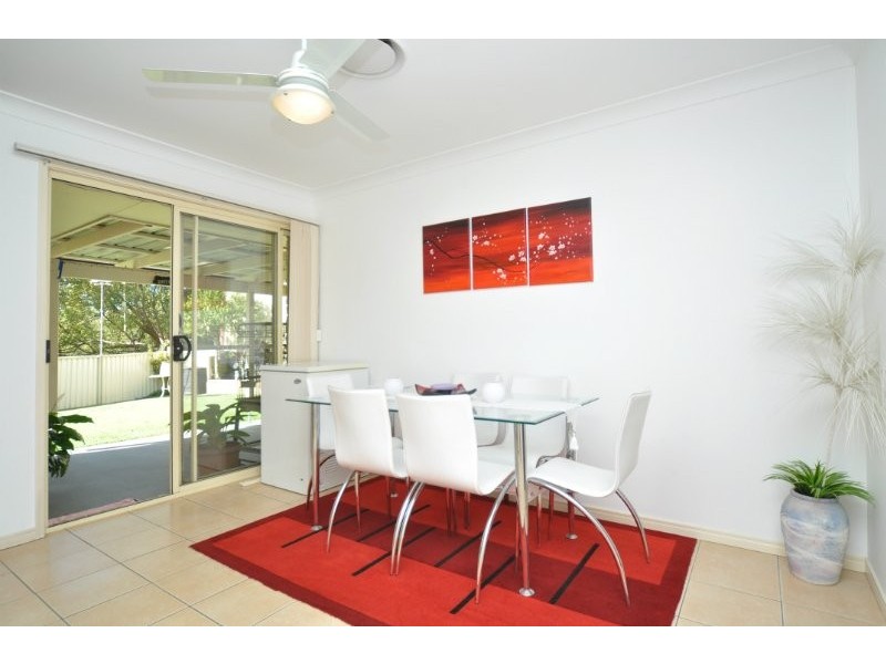 17 Silverpine Crescent, Oxenford QLD 4210