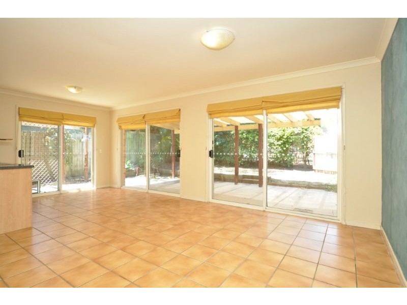 2/394 Pine Ridge Road, Coombabah QLD 4216