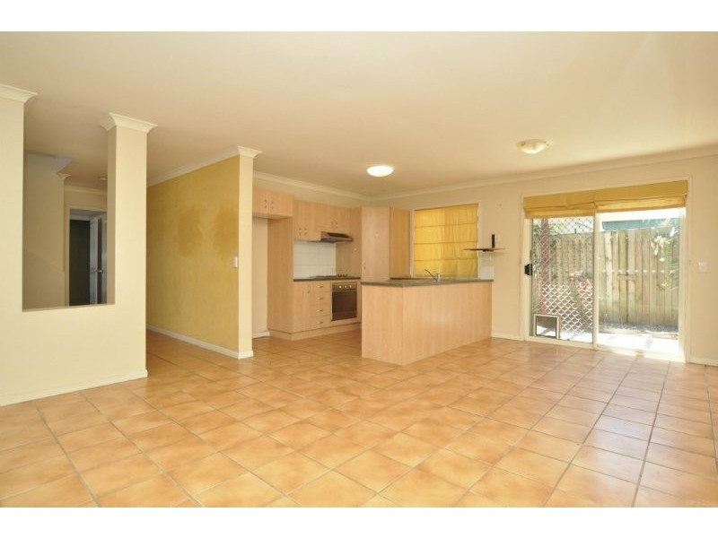 2/394 Pine Ridge Road, Coombabah QLD 4216