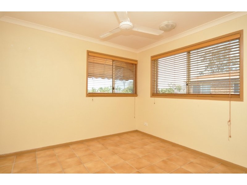 2/394 Pine Ridge Road, Coombabah QLD 4216