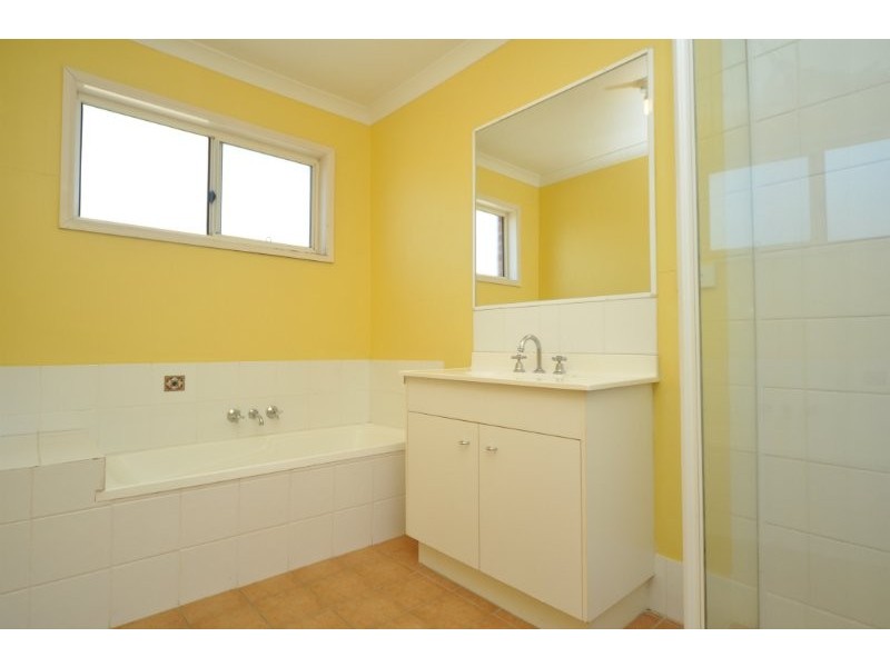 2/394 Pine Ridge Road, Coombabah QLD 4216