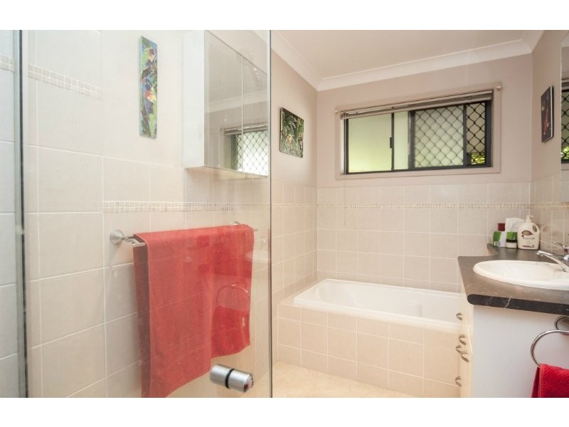 90 Parkes Drive, Helensvale QLD 4212