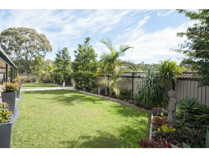 90 Parkes Drive, Helensvale QLD 4212