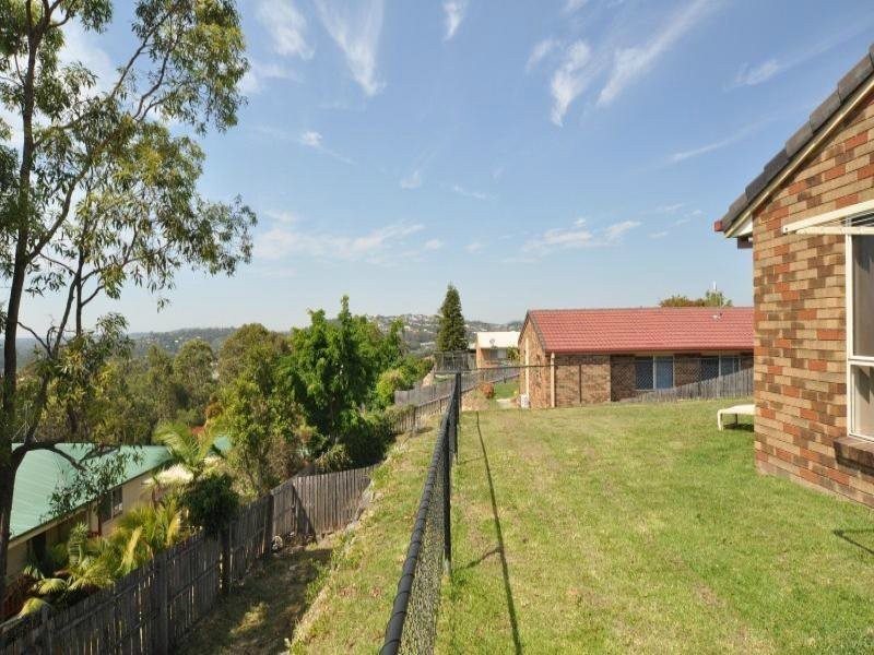 33 Crestridge Crescent, Oxenford QLD 4210