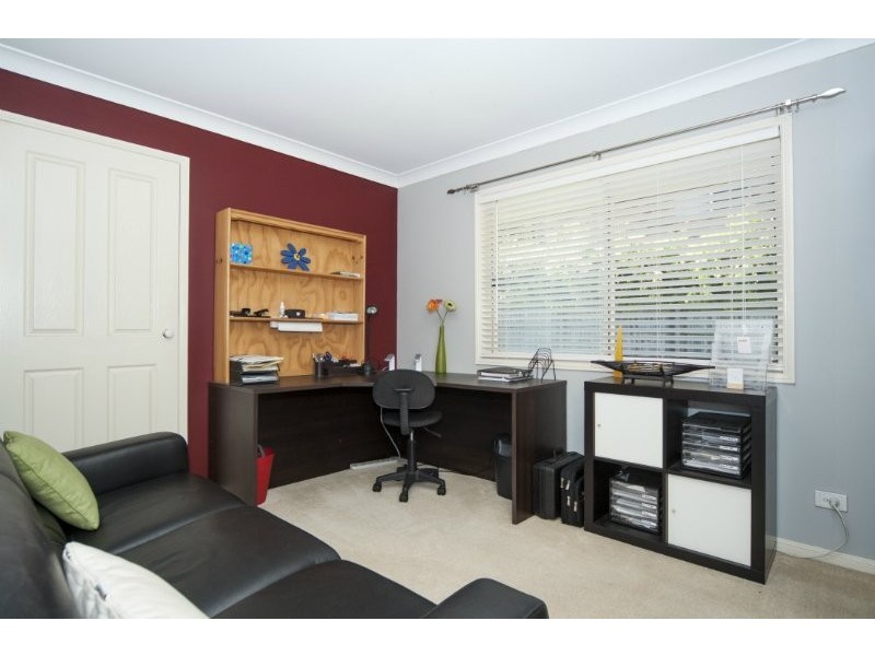 1 Regal Court, Highland Park QLD 4211
