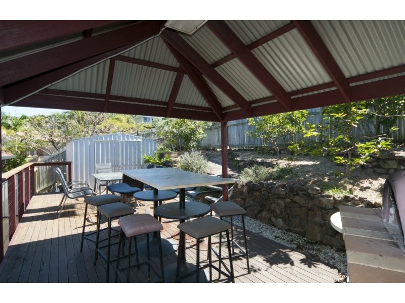 1 Regal Court, Highland Park QLD 4211
